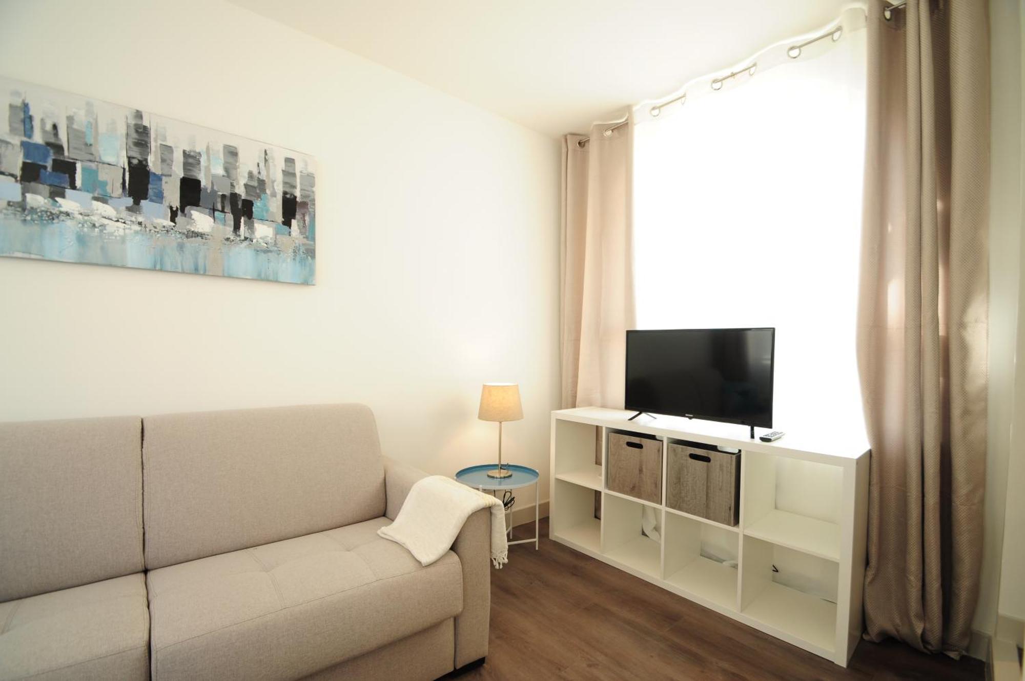 Les Trois Mai Apartment Кан Екстериор снимка