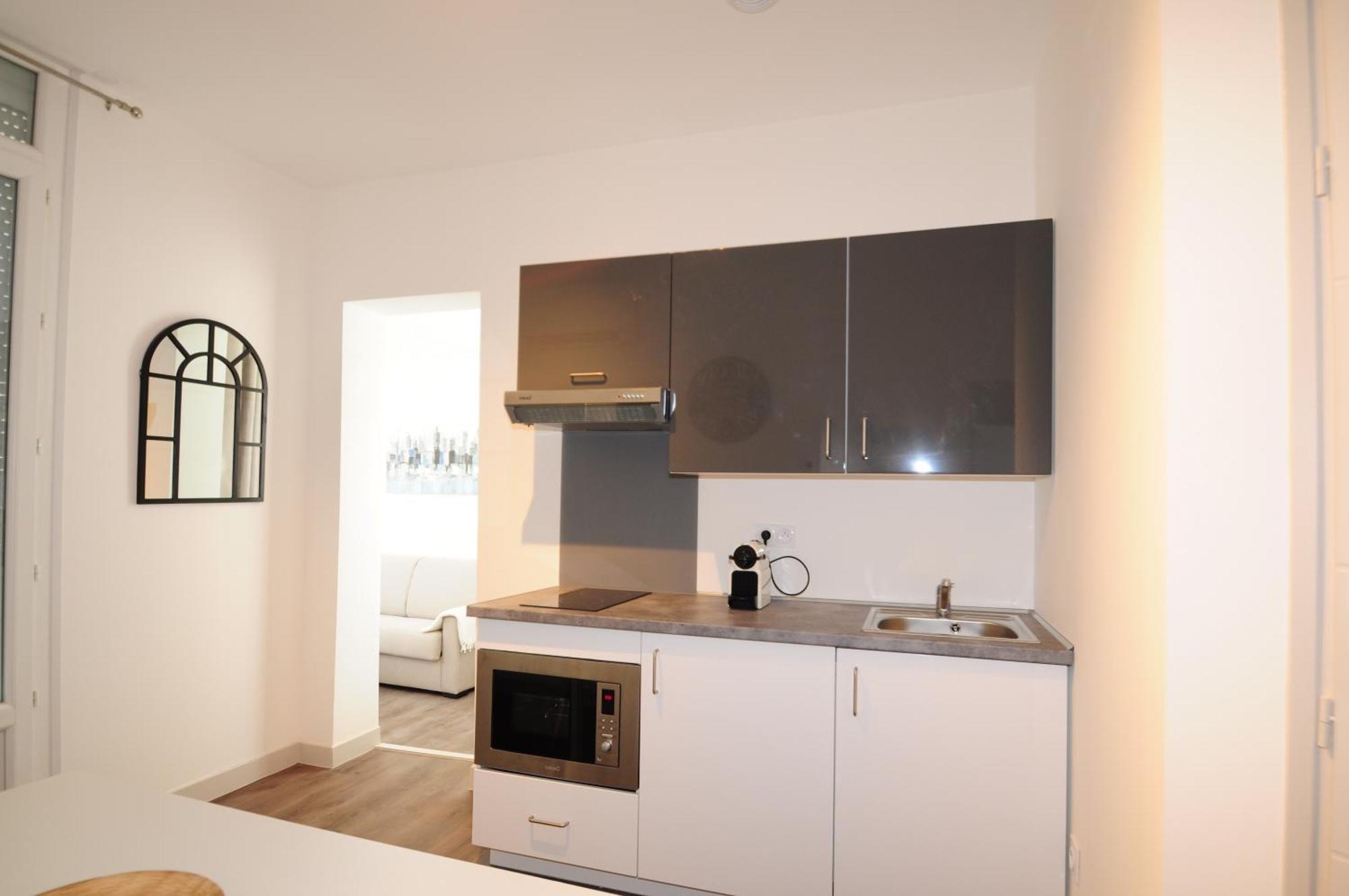 Les Trois Mai Apartment Кан Екстериор снимка