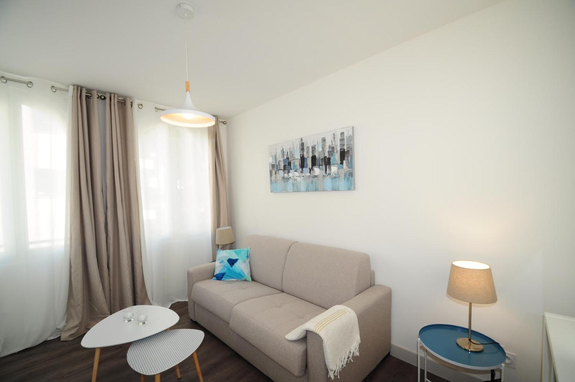 Les Trois Mai Apartment Кан Екстериор снимка